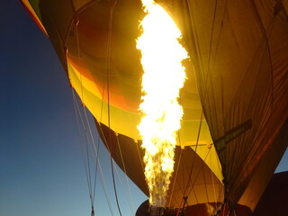 エジプト・ルクソールで熱気球体験　ride on hot-air balloon at Luxor, Egypt
