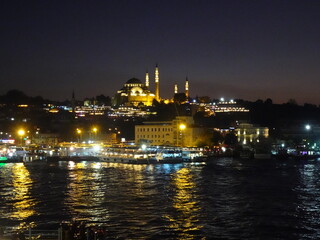 Fototapeta na wymiar 夜のスレイマニエ モスク　イスタンブール・トルコ　Süleymaniye Camii, Istanbul, Turkey