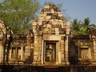 Fototapeta premium プラーサート サドック コークトム歴史公園 サケーオ・タイ ปราสาทสด๊กก๊อกธม Sadok Kok Thom Historical Park, Sa Kaeo, Thailand