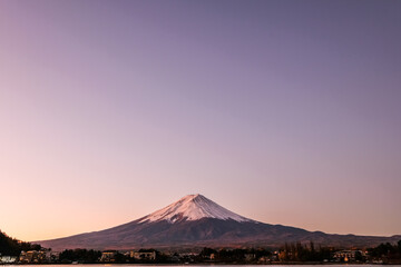 Obraz premium 富士山 河口湖 早朝