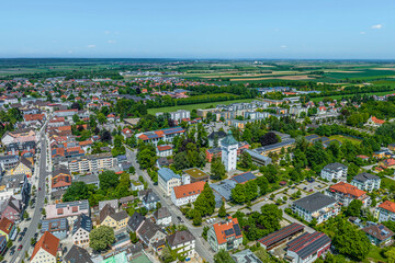 Schwabmünchen bei Augsburg aus der Luft, Aublick über die Stadt zum Lechfeld