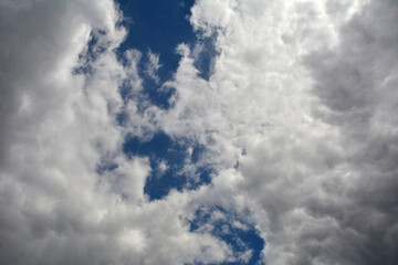 Beatiful sky with comolus clouds.