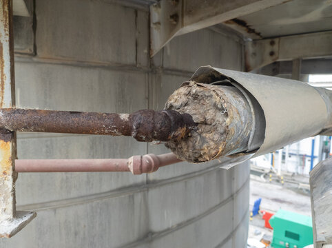 Steam pipe lines wrapped in glass wool function to maintain hot or cold temperatures