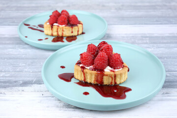 Tarts with raspberries