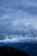 Obraz premium Dramatischer Himel in den Bergen