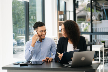 Those who work hard, win in the conference room new startup project.