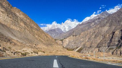 Karakoram highway, the dream route of professional travelers. It is well known