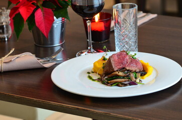 Beef tenderloin with mashed potatoes and Herbs