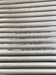 Fototapeta premium rodillos metálicos para deslizar los equipaje en el puesto de control