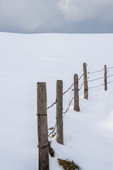Zaun im Schnee