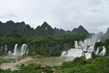 China-Vietnam Detian Transnational Waterfall