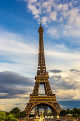 Fototapeta na wymiar Eiffel Tower in Paris during beautiful sunset, France