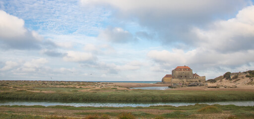 Le fort d'Ambleteuse, aussi appelé fort Vauban ou fort Mahon, est un fort situé sur le littoral de la commune d’Ambleteuse dans le Pas-de-Calais en France à l'entrée de l'estuaire de la Slack