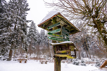 Erste Winterwanderung durch den verschneiten Thüringer Wald bei Tambach-Dietharz - Thüringen - Deutschland