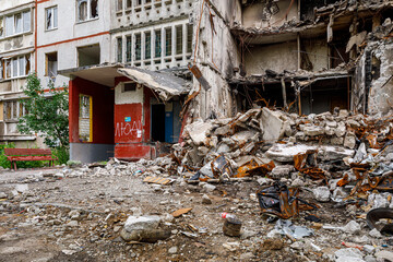 Destroyed apartment building sub-floor as a result of a Russian missile attack. Kharkiv, Ukraine.