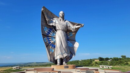 Dignity of Earth and Sky Statue - obrazy, fototapety, plakaty