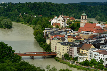 Fototapeta na wymiar Wasserburg am Inn ist eine kleine schöne Altstadt in Bayern mit vielen Sehenswürdigkeiten