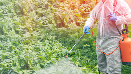 Treatment of agricultural plants against pests, fertilization