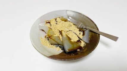 Kuzumochi (Japanese traditional confectionery)