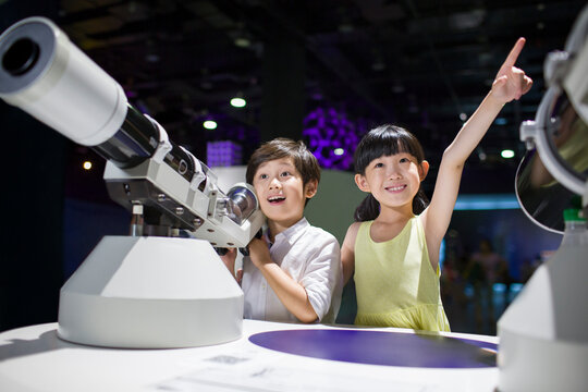 Children in science and technology museum