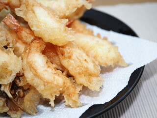 マイタケとエビの天ぷら盛り合わせ