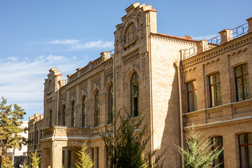 Obraz premium a beautiful Soviet Union biology University in Samarkand