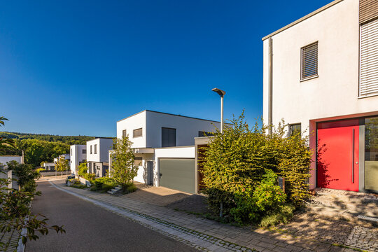 Germany, Baden-Wurttemberg, Esslingen, Modern suburban houses in summer