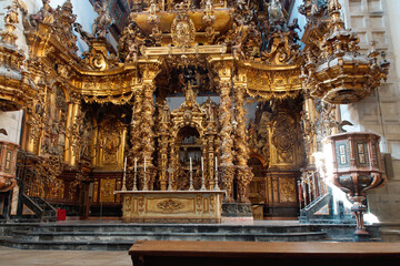 Santiago de Compostela (Galicia). Main altar of the Monastery of San Martín Pinario in Santiago de Compostela. - obrazy, fototapety, plakaty