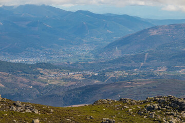 Panoramic view of the Valdeorras Sil valley and the towns of A Rúa and Larouco. Ourense