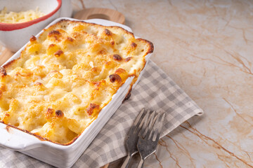 Baked mac and cheese casserole