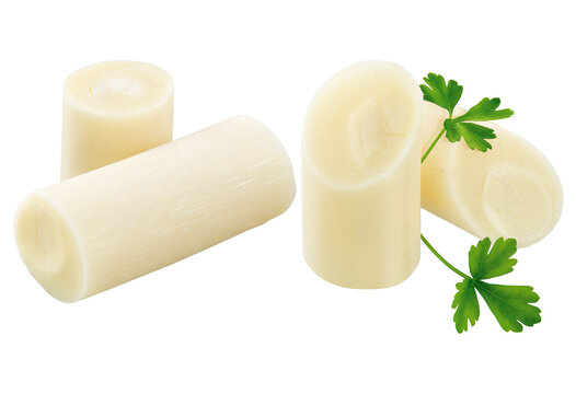 composi&ccedil;&atilde;o de palmitos acompanhado de salsa verde isolado em fundo transparente