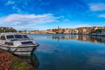 Foto auf Glas Quay of the Cybelle, and the Canal du Midi, in Castelnaudary, in Aude, in Occitanie, France © FredP