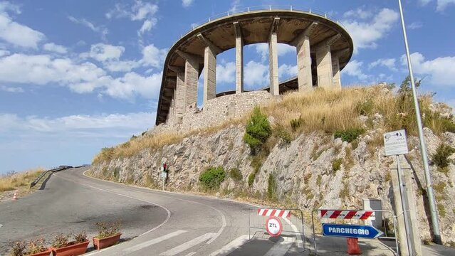 Maratea - Tornanti del Monte San Biagio dal parcheggio