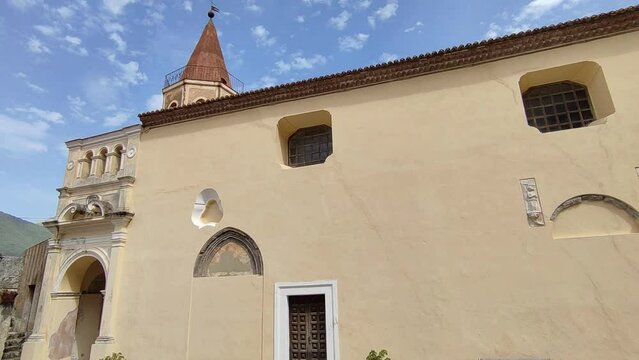 Maratea - Panoramica della Chiesa di Santa Maria Maggiore dalla piazzetta triangolare