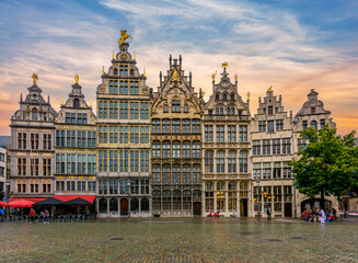 Fototapeta premium Buildings on Antwerp market square at sunset, Belgium