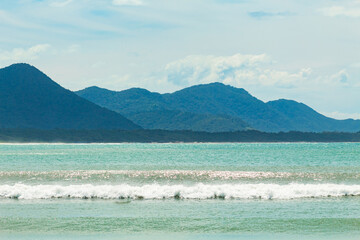 montanhas e a Praia da Barra da Lagoa Florianópolis Brasil