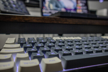 Wireless Illuminated Keyboard for Computers - Modern and Sleek Design with Backlit Keys in Low Light
