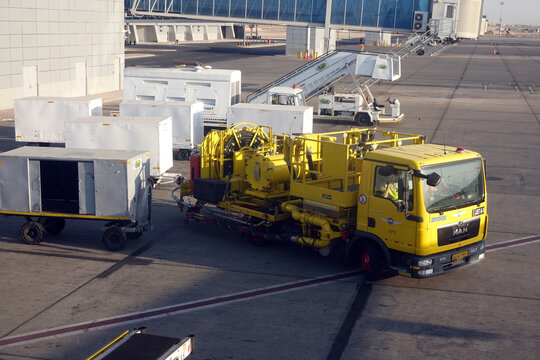Kerosin-Tankwagen am Flughafen Hurghada