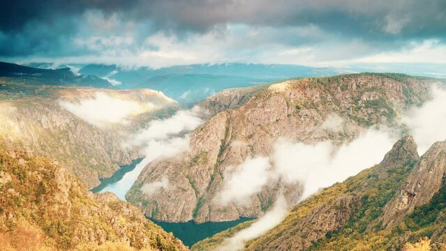 Time lapse of morning clouds over river Sil Canyon in Parada de Sil in Galicia, Spain. View from Cabezoa lookout. Mountain view. Place to visit.