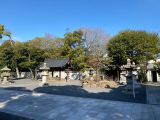 高松市の氏神様いわせをさん参道右側