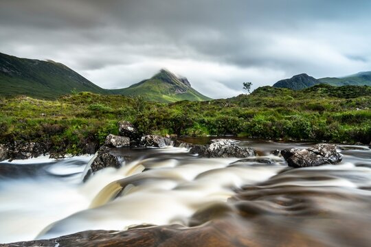 River Sligachan, Cuillin Mountains in the background, Isle of Skye, Highlands, Inner Hebrides, Scotland, United Kingdom, Europe