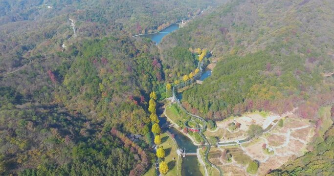 Wuhan Mu Lan Tianchi Scenic Area Late Autumn Scenery