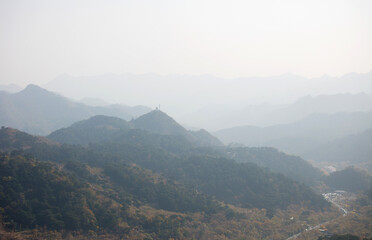 Obraz premium The mountains under the haze