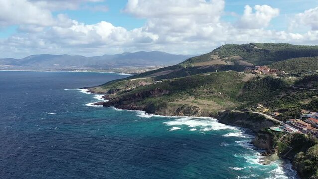 survol de la Sardaigne en Italie vers Castelsardo