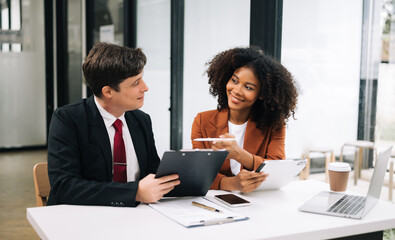 Those who work hard, win in the conference room new startup project..