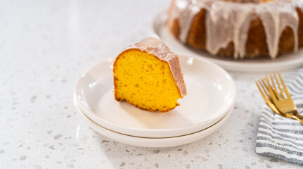 Simple vanilla bundt cake from box cake