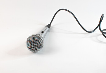 Microphone for the singer of songs