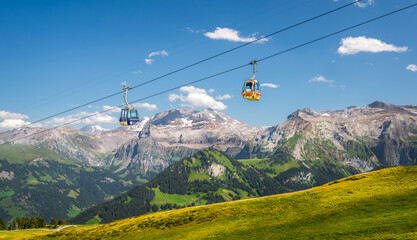 Gondola lift in the Bernese Oberland region in the Swiss Alps © Andrii