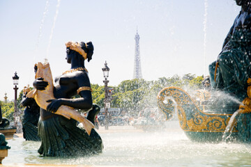 Fontaine des Mers and Eiffel Tower, Paris - obrazy, fototapety, plakaty