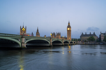Fototapeta na wymiar The Big Ben and Houses of Parliament London, UK.night cityscape